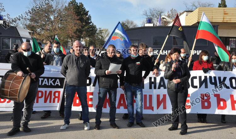 кметицата на Харманли Мария Киркова призова за спкойствие и отново  обяви, че стои зад исканията на хората