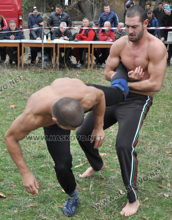 Борец от НСА нарами черногорския коч от борбите в Свирково
