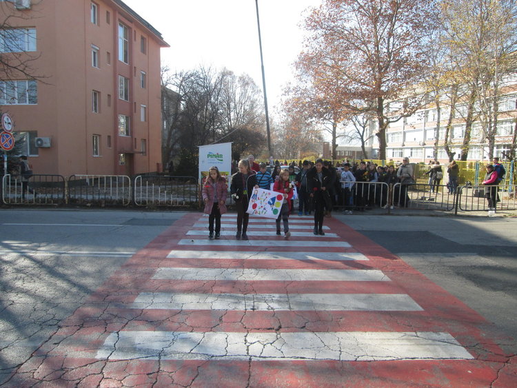 Кирилометодиевци отбелязаха Световния ден за възпоменание на жертвите от ПТП