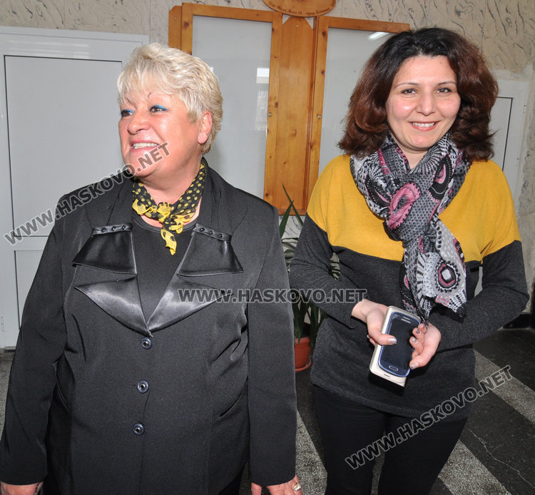 Директорите на двете училища - Станка Нанкова и Невена Добрева