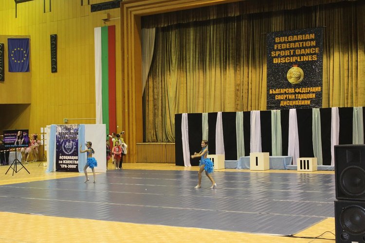 Възпитаници на Академията за таланти с медали от  Балканската танцова спартакиада