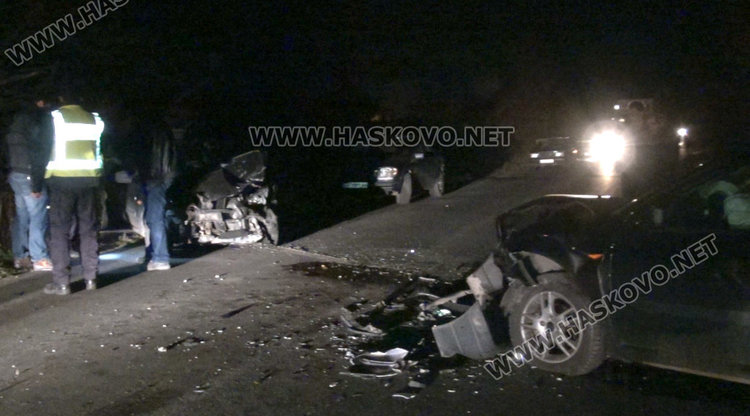 Жена пострада при челен удар по пътя за село Добрич