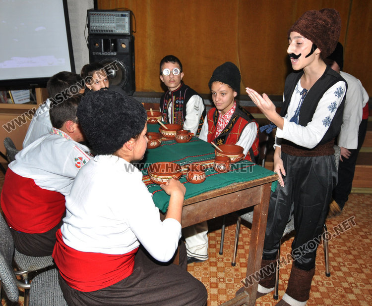 Драматизация на „Косачи“ и „Немили-недраги“ за 80 г. „Климент“