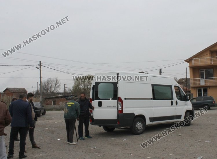 Изследваха за СПИН жителите на ромския квартал "Изток"