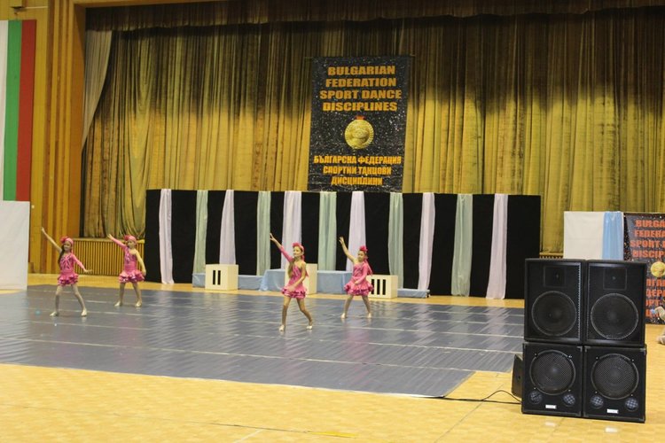 Възпитаници на Академията за таланти с медали от  Балканската танцова спартакиада