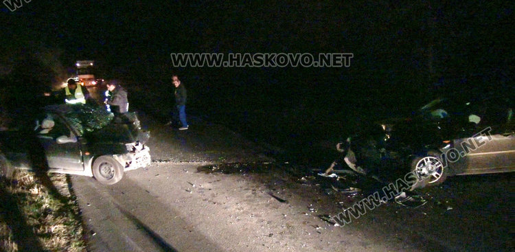 Жена пострада при челен удар по пътя за село Добрич