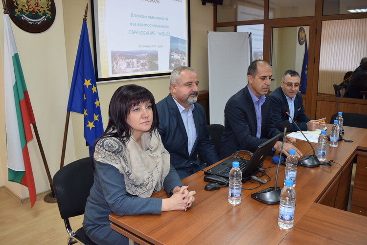 Машиностроенето и леката промишленост не привличат учащите се,няма производствена практика