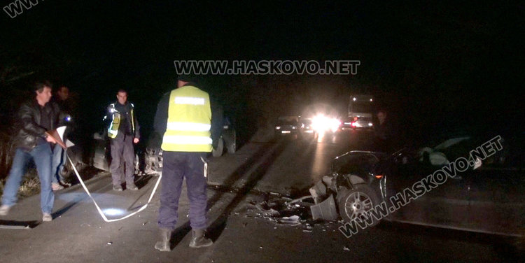 Жена пострада при челен удар по пътя за село Добрич