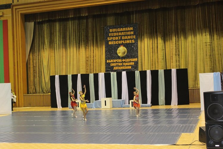 Възпитаници на Академията за таланти с медали от  Балканската танцова спартакиада