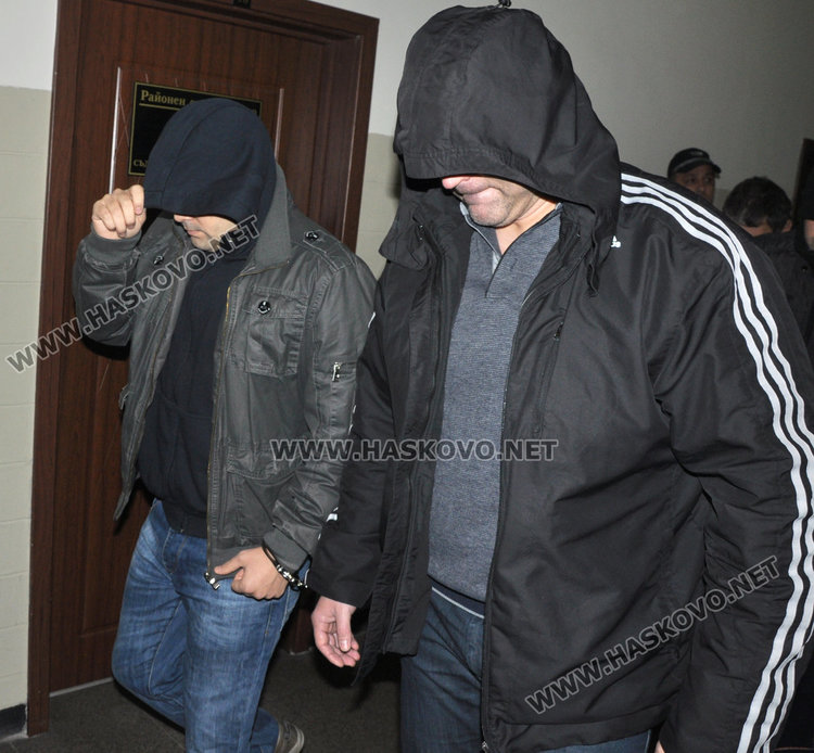 Свобода срещу 5 бона за арестуваните полицаи и митничари, реши съдът   