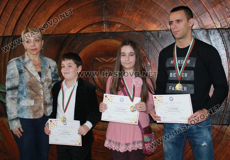 Трима златни медалисти има Димитровград от есенния кръг на международното състезание "Математика без граници"