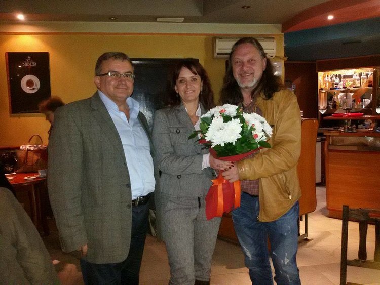 Нидал Алгафари донесе своите книги в Първомай и отнесе образа на Динко Зограф