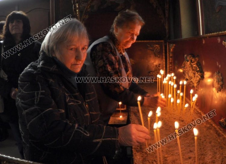 Почетоха Св.Екатерина с литургия в Димитровград