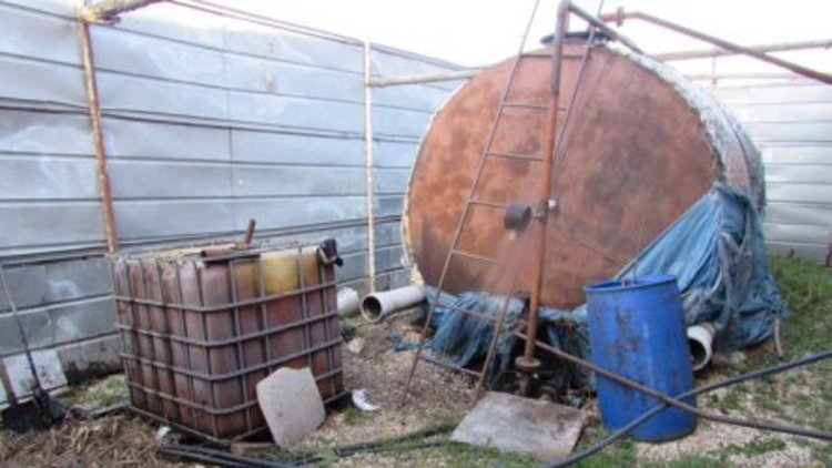  Удариха нелегална рафинерия, действала в три области