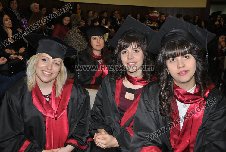 Вторият випуск на Медицинския с успех 5.13, 56 получиха дипломи