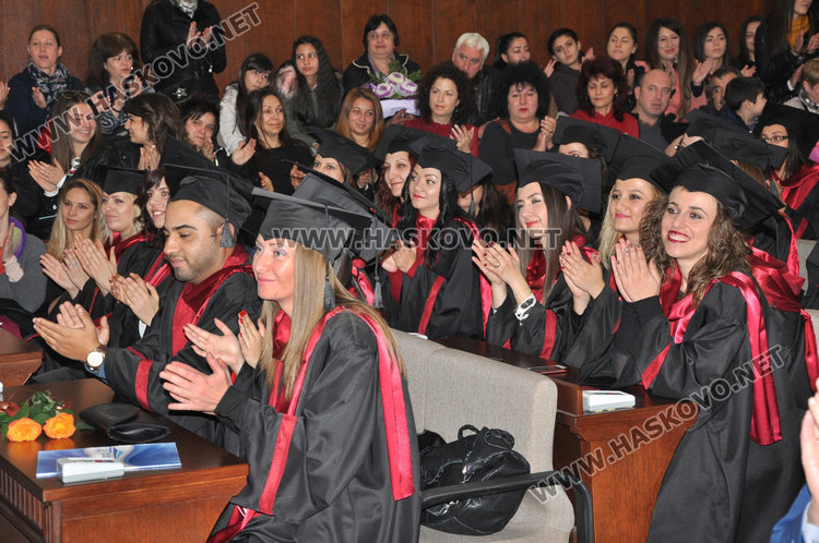 Вторият випуск на Медицинския с успех 5.13, 56 получиха дипломи