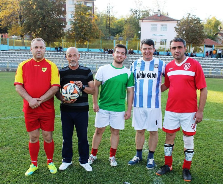 Кметът на Ардино тренира за решаващ футболен мач