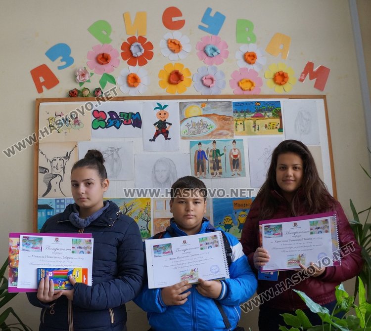 Тримата отличени ученици