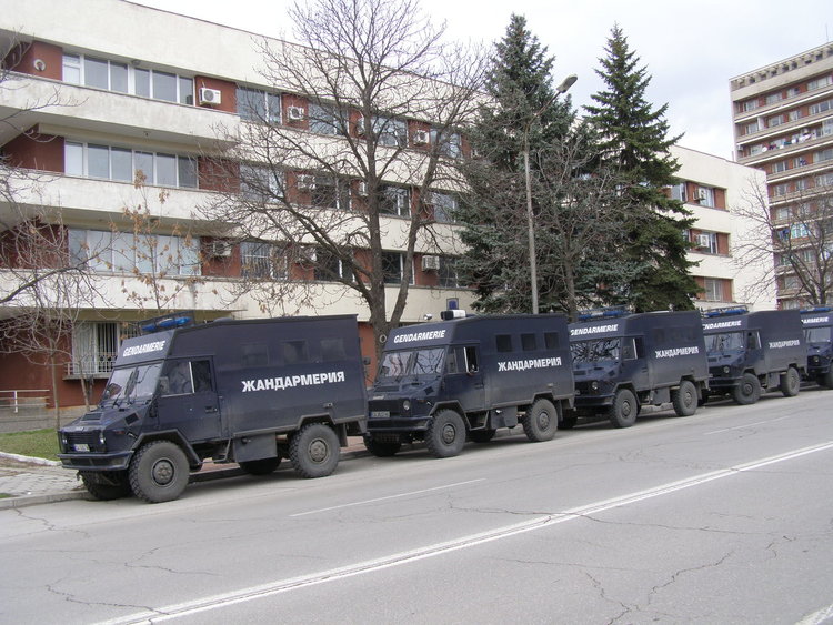 Жандармерията в Кърджали на крак,изнася се да потуши бунт на мигранти в Харманли