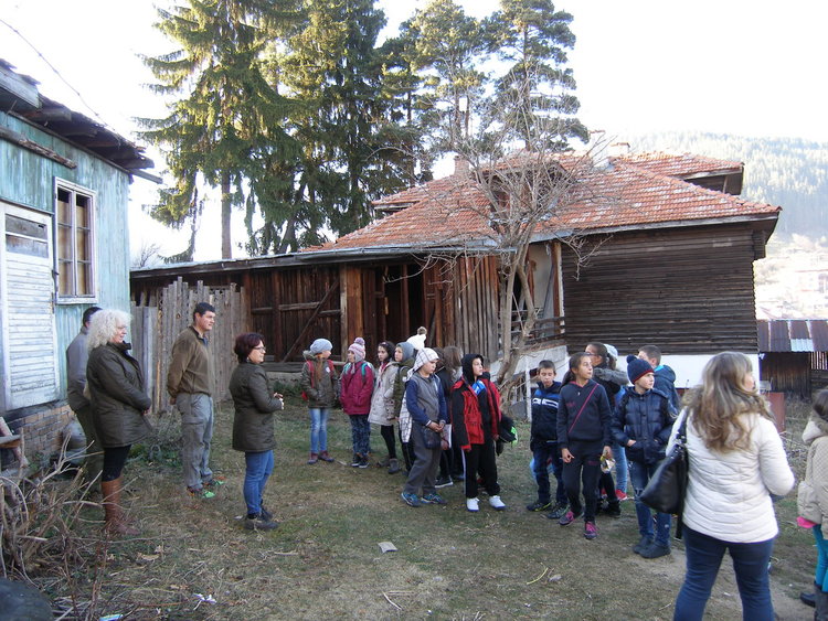 Южноцентралното държавно предприятие обучава деца и младежи по нов образователен модул