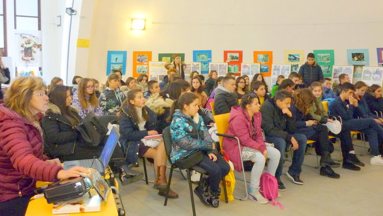 Децата от православния център "Чисти сърца" посрещнаха гости от чужбина по проект на Първо СУ"Св.св.Кирил и Методий"