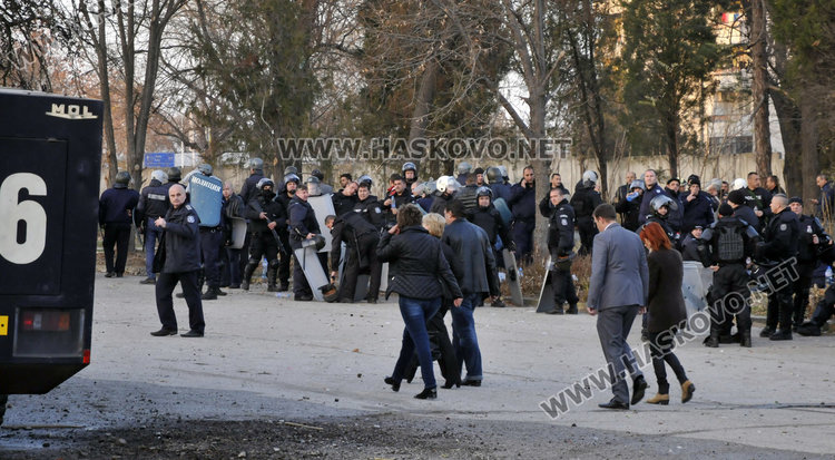 DW: Каква е истината за размириците в Харманли?