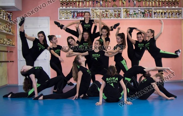 сн: личен архив СК "Рона"