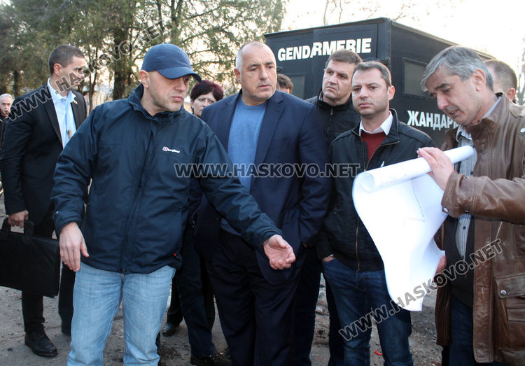 До седмица изграждат нова ограда на лагера в Харманли  