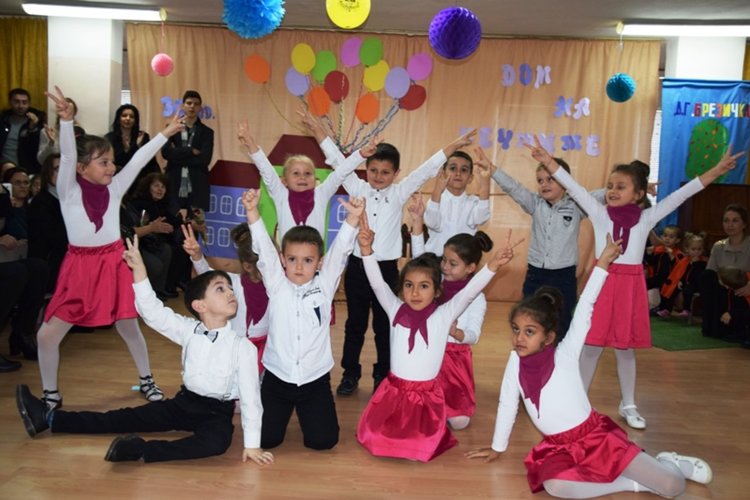 ДГ „Брезичка” в Ардино отбеляза своя 30-годишен юбилей