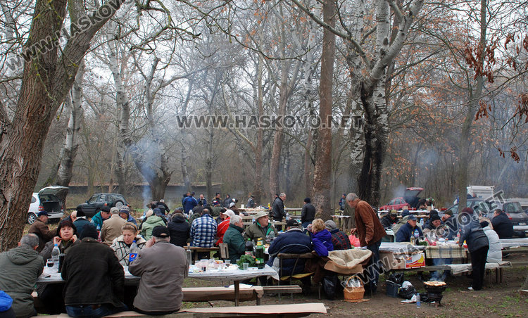 2 дни след бунта Харманли го удари на ядене и пиене, избра винар на годината