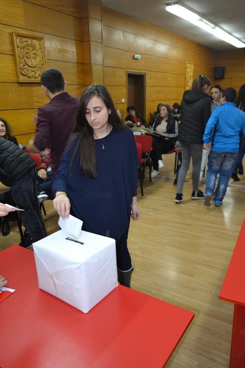 „Славейков“ избра ново управление на Ученическия парламент