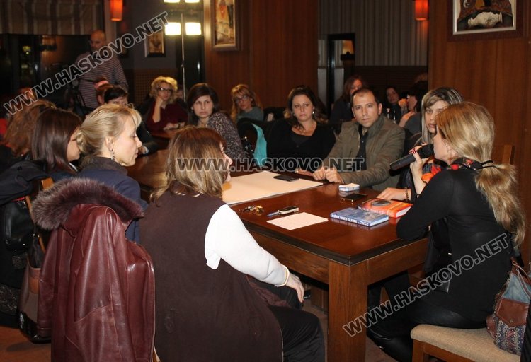 Алгафари представи деветата си книга "Чувствам,