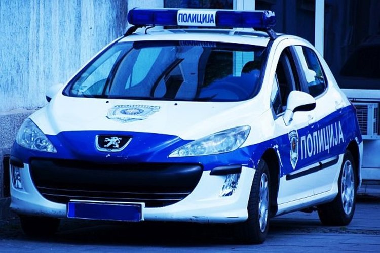 В Сърбия задържаха трима българи за трафик на мигранти