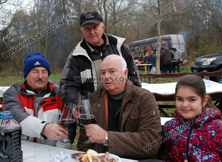 2 дни след бунта Харманли го удари на ядене и пиене, избра винар на годината