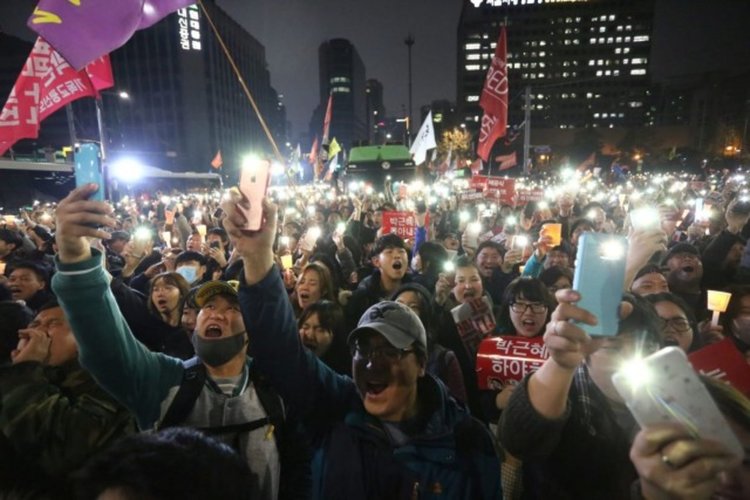 В Корея започва импийчмънт на президента