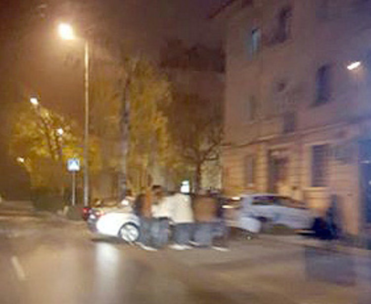 Момче и момиче пострадаха при катастрофа с БМВ снощи в Хасково 