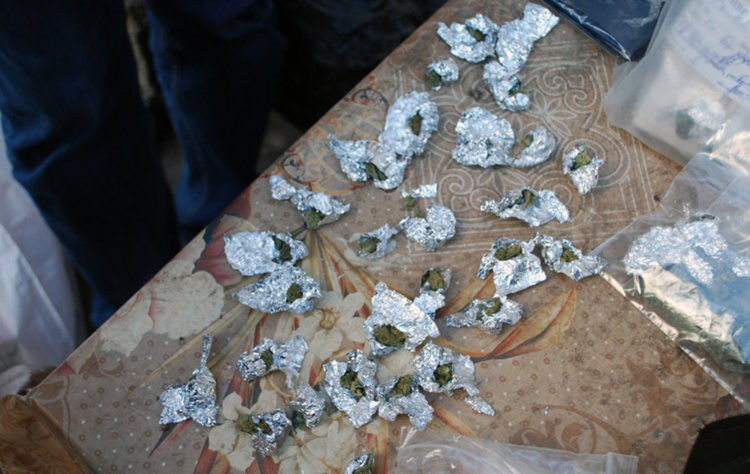 Полицията спипа четирима зад волана с дрога