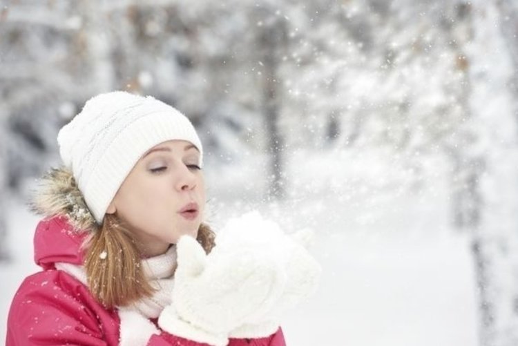 Чакаме първия сняг днес, градусите падат рязко 