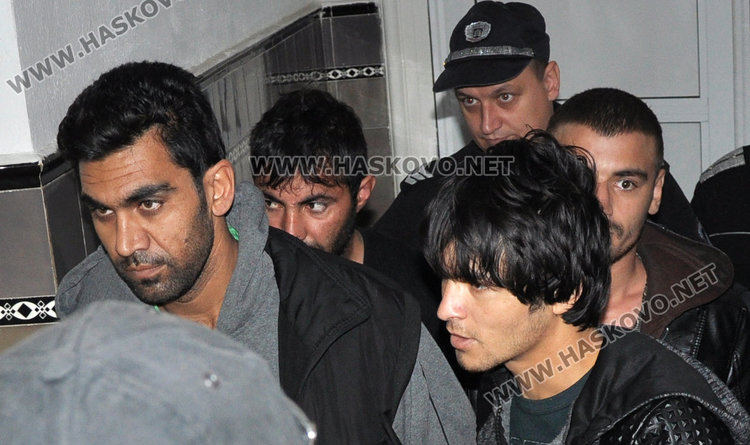 Първите петима афганци погромаджии остават в ареста