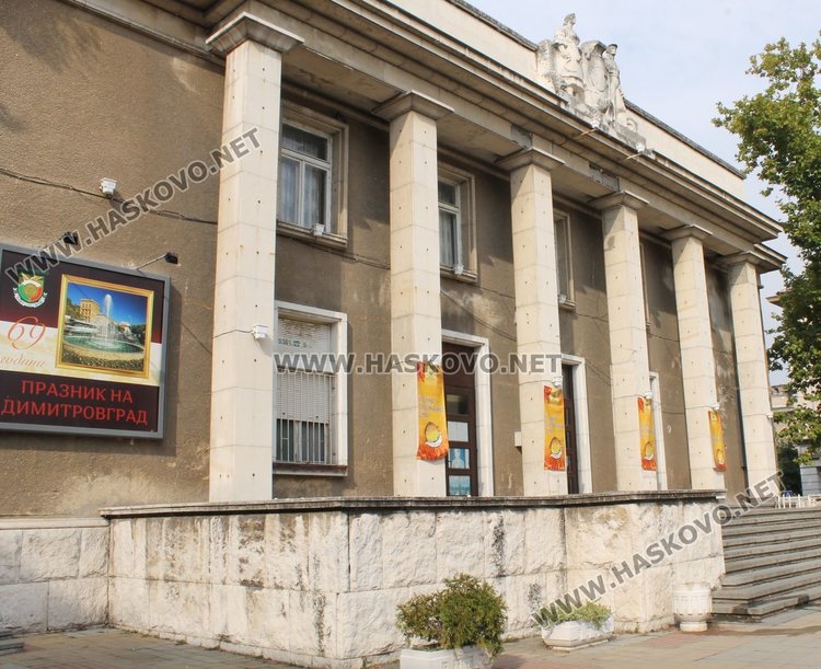 Премиерата на театрална школа "Апропо" ще бъде на 30 ноември в бившето кино "Химик"