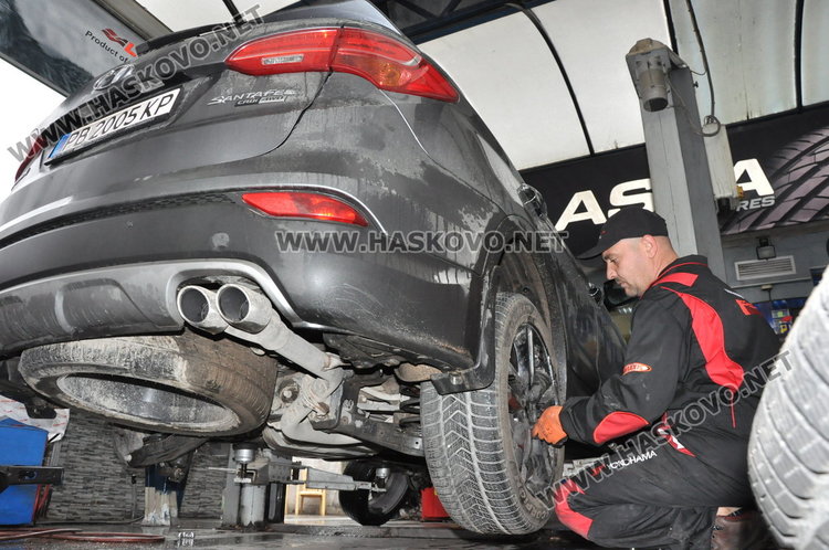 Първи снежец и народът се юрна за зимни гуми