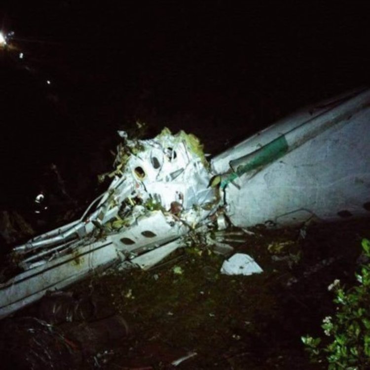 Петима са оцелели в самолетната катастрофа край Меделин