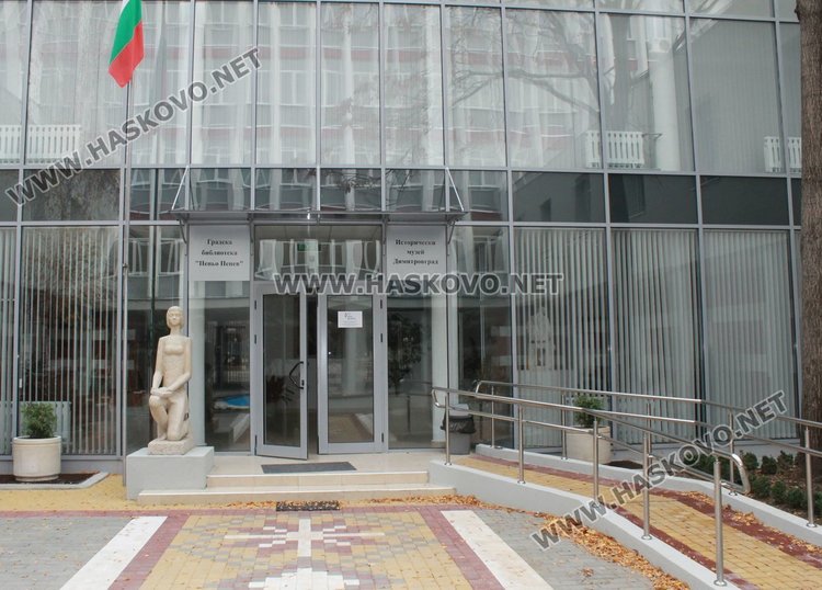 Градоначалникът ще сподели успешния си опит в партньорството на общината и културния институт на тема "Библиотека - Община"