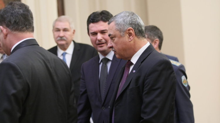 Реформаторите не искат безвластие, събират се спешно