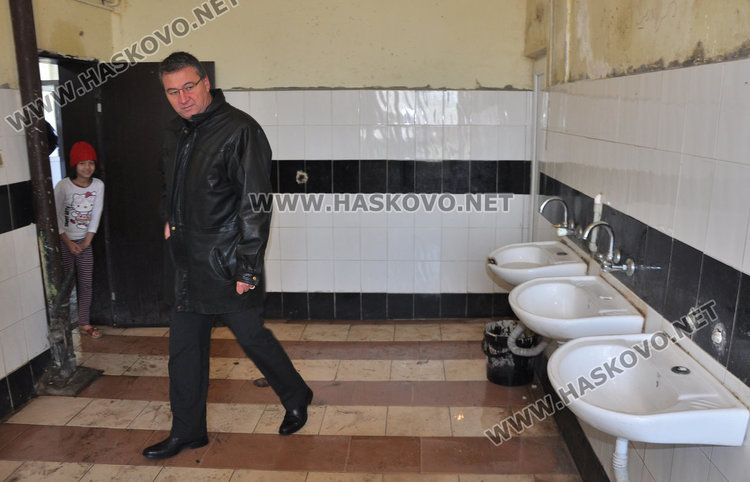 Още 20 агресивни мигранти изведени от лагера в Харманли