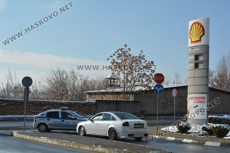 Акция: патрулка блокира Ауди А6 в „Орфей“  