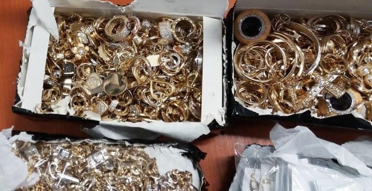 Измъкнаха злато за 100 бона от скривалище в турски тир