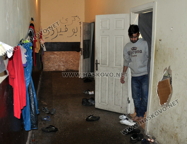 Още 20 агресивни мигранти изведени от лагера в Харманли