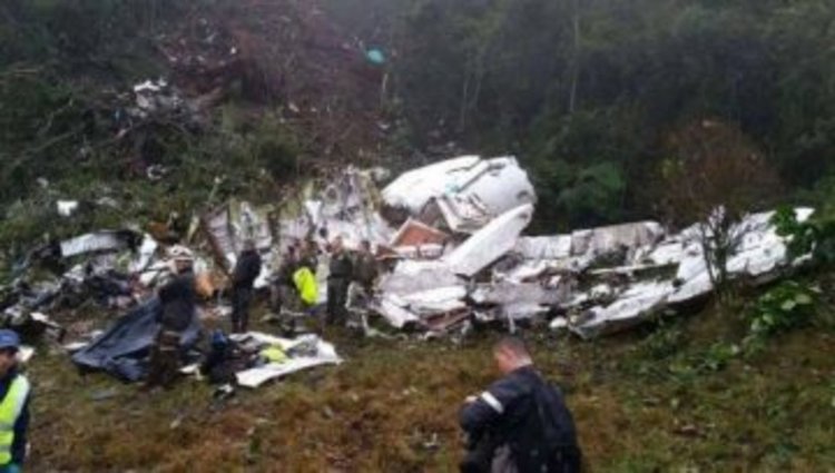 Последните думи на пилота над Колумбия: Помогнете! Падаме!