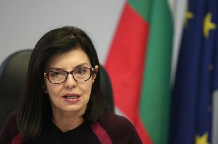 МОН представя проекти за нови учебни програми